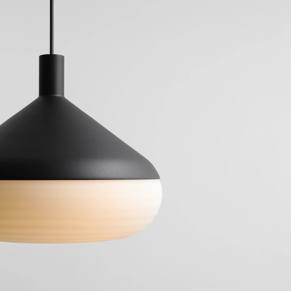 Szeroka lampa wisząca TORO GŁĘBOKA CZERŃ proj. Kabo&Pydo (ø28)