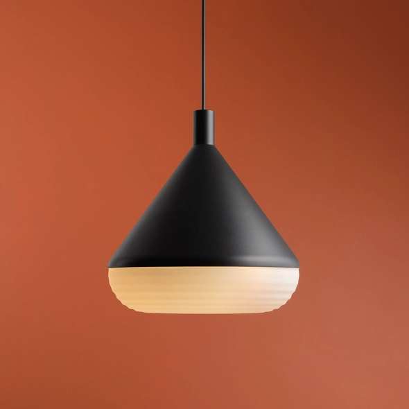 Große Hängeleuchte TORO Tiefschwarz, Design: Kabo&Pydo (ø 28)