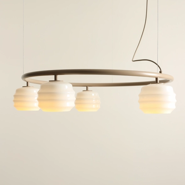 Okrągła lampa wisząca 5-płomienna w beżowym kolorze ze szklanymi kloszami PUFF 5 RING BEIGE