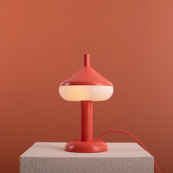 Lampka stołowa TORO TABLE KORALOWA CZERWIEŃ proj. Kabo&Pydo