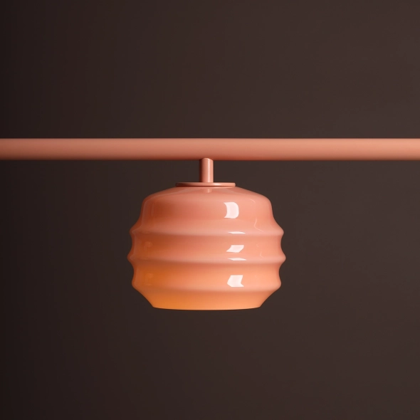 Trzypłomienna lampa wisząca w koralowym kolorze ze szklanymi kloszami PUFF 3 CORAL