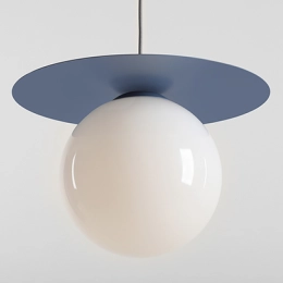 Kugelförmige Pendelleuchte mit blauem Diskus LOOP DUSTY BLUE L