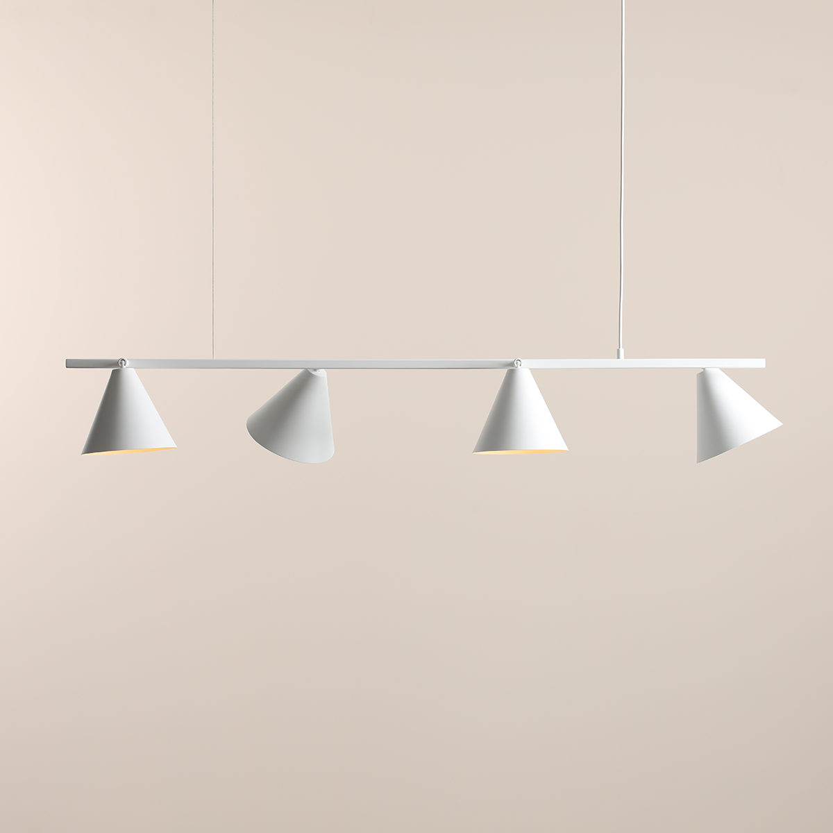 LAMPY METALOWE – ELEGANCJA I PONADCZASOWOŚĆ